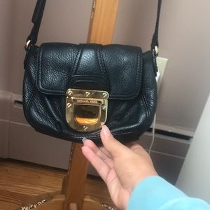 Michael kors black leather crossbody bag